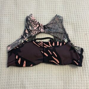 Maaji reversible bikini top large NWT